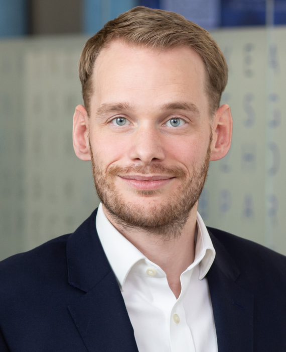 Photograph of Scott Edmunds