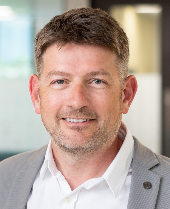 Photograph of Scott Farquharson