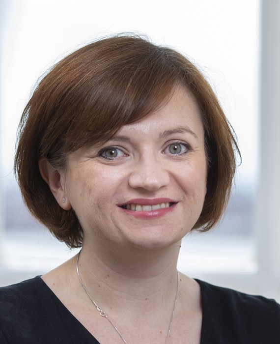 Photograph of Paula Hendry