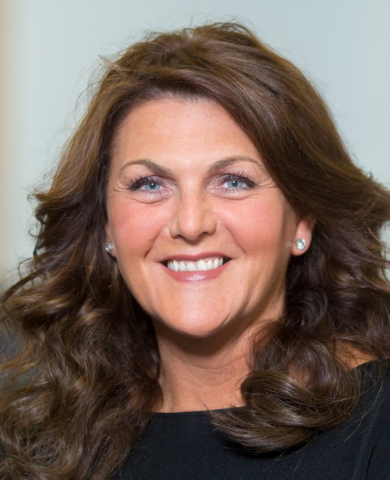 Photograph of Lisa McMinn