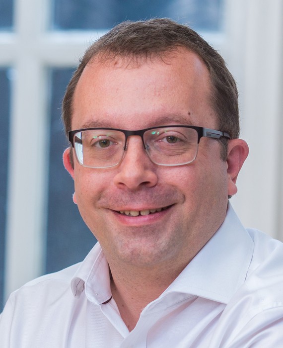 Photograph of Simon Maxwell