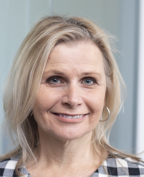 Photograph of Sara Ryan