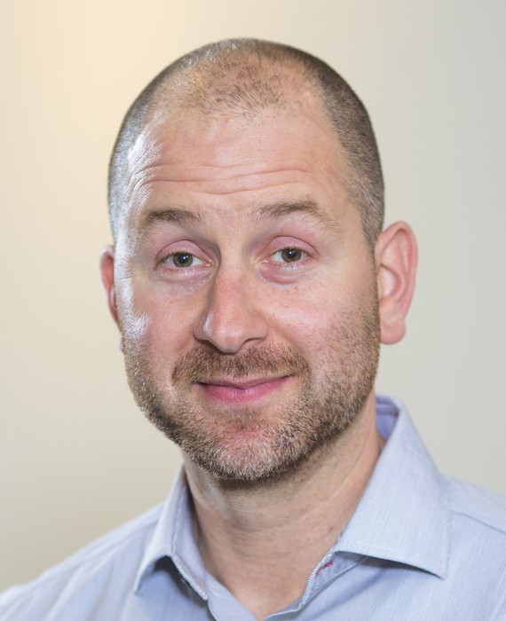 Photograph of Tim Saxton