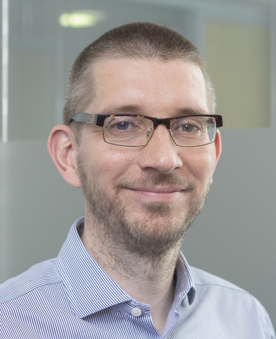 Photograph of Tim Scholes